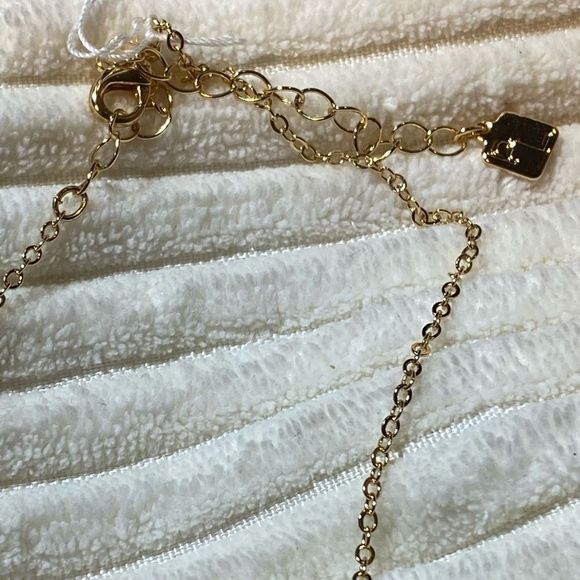 NWT 🦋 HIGH POLISHED GOLD METAL BUTTERFLY LYRIC NECKLACE DAINTY - Picture 8 of 11